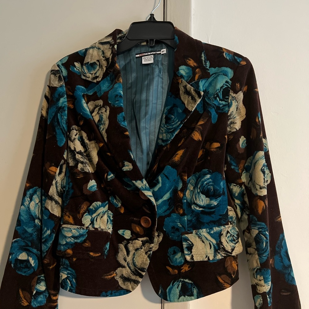 Must Have! Crushed Velvet Ladies Blazer 
Turquise/ChocolateBrown/Tan 
Size 8pm
